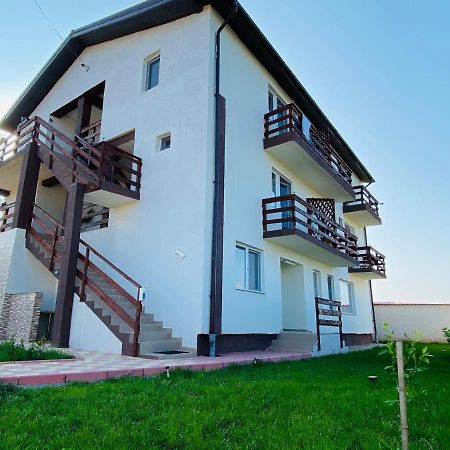 Отель Casa Irina 2Mai Доуэ-Май Экстерьер фото
